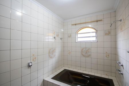 Casa para alugar com 180m², 2 quartos e 8 vagas Casa para alugar com 180m², 2 quartos e 8 vagasBanheiro da Suíte