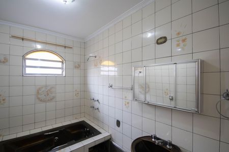 Casa para alugar com 180m², 2 quartos e 8 vagas Casa para alugar com 180m², 2 quartos e 8 vagasBanheiro da Suíte