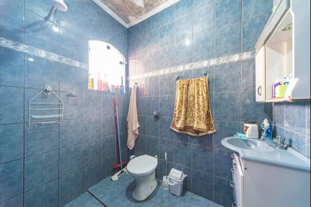 Casa à venda com 125m², 3 quartos e 3 vagasBanheiro do Quarto da Edícula