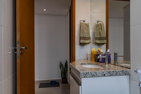 Apartamento à venda com 69m², 2 quartos e 1 vaga Apartamento à venda com 69m², 2 quartos e 1 vagaBanheiro Social