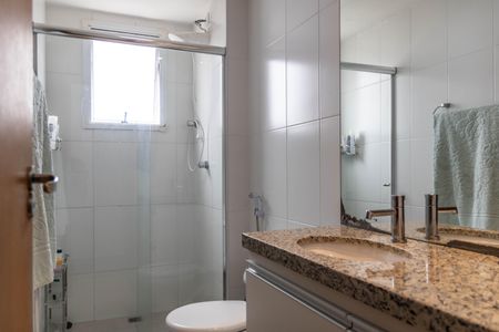 Apartamento à venda com 69m², 2 quartos e 1 vaga Apartamento à venda com 69m², 2 quartos e 1 vagaBanheiro da Suíte