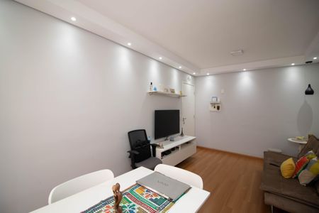 Sala de apartamento à venda com 2 quartos, 58m² em Jardim Flor da Montanha, Guarulhos