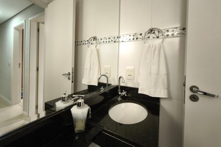 Apartamento à venda com 68m², 3 quartos e 2 vagasBanheiro Social