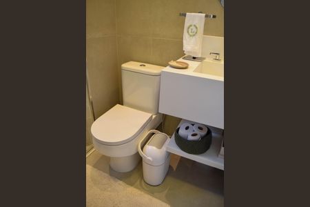 Apartamento à venda com 90m², 2 quartos e 2 vagas Apartamento à venda com 90m², 2 quartos e 2 vagasBanheiro Suíte 2