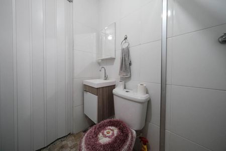 Casa à venda com 100m², 2 quartos e 2 vagasBanheiro 1