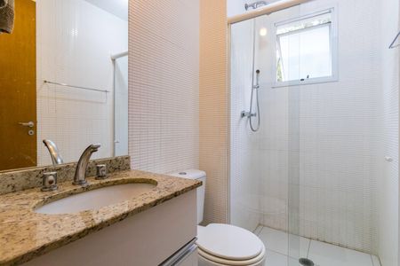 Apartamento à venda com 60m², 2 quartos e 2 vagas Apartamento à venda com 60m², 2 quartos e 2 vagasBanheiro da Suíte