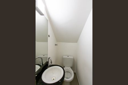 Casa de condomínio à venda com 60m², 2 quartos e 1 vaga Casa de condomínio à venda com 60m², 2 quartos e 1 vagaLavabo