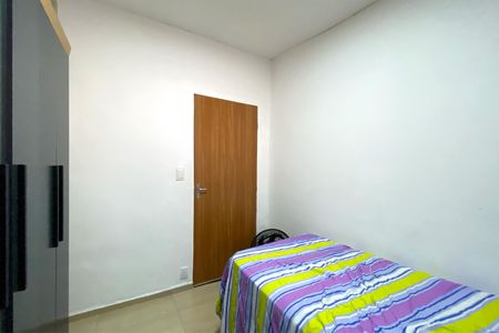 Quarto 1 de casa para alugar com 3 quartos, 100m² em Sagrada Família, Belo Horizonte