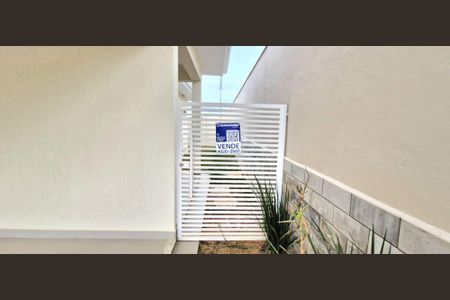 Casa de condomínio à venda com 122m², 3 quartos e 2 vagas Casa de condomínio à venda com 122m², 3 quartos e 2 vagasPlaca