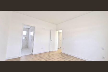 Casa de condomínio à venda com 122m², 3 quartos e 2 vagas Casa de condomínio à venda com 122m², 3 quartos e 2 vagasSuíte