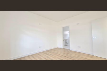 Casa de condomínio à venda com 122m², 3 quartos e 2 vagas Casa de condomínio à venda com 122m², 3 quartos e 2 vagasSuíte