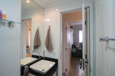 Apartamento à venda com 74m², 3 quartos e 1 vaga Apartamento à venda com 74m², 3 quartos e 1 vagaBanheiro