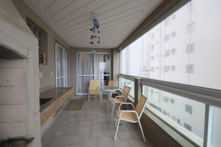 Apartamento para alugar com 160m², 4 quartos e 2 vagasVaranda