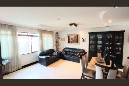 Casa à venda com 3 quartos, 200m² em Jardim Jabaquara, São Paulo