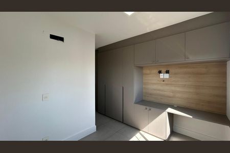 Apartamento à venda com 70m², 2 quartos e 2 vagasSuíte