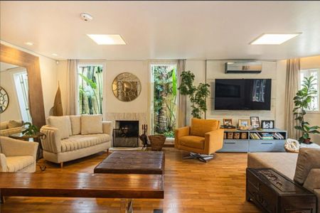Casa à venda com 4 quartos, 423m² em Santo Amaro, São Paulo