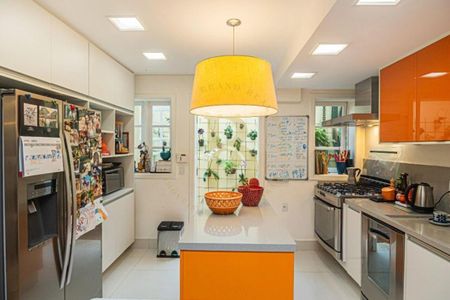 Casa à venda com 423m², 4 quartos e 4 vagas