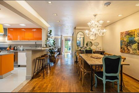 Casa à venda com 423m², 4 quartos e 4 vagas