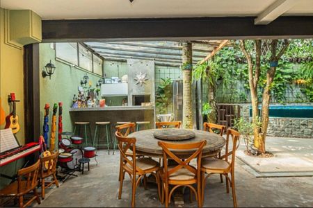 Casa à venda com 4 quartos, 423m² em Santo Amaro, São Paulo
