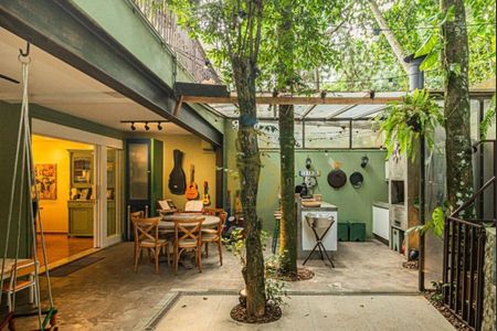 Casa à venda com 423m², 4 quartos e 4 vagas