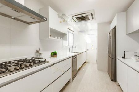 Apartamento à venda com 275m², 4 quartos e 5 vagas