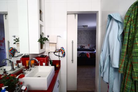 Casa de condomínio à venda com 187m², 3 quartos e 4 vagasBanheiro da Suíte 1