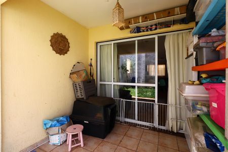 Casa de condomínio à venda com 187m², 3 quartos e 4 vagasQuintal