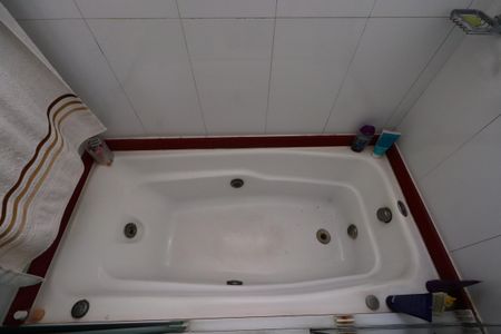 Casa de condomínio à venda com 187m², 3 quartos e 4 vagasBanheiro da Suíte 1