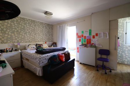 Casa de condomínio à venda com 187m², 3 quartos e 4 vagasQuarto 1 - Suíte