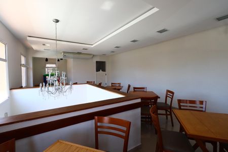 Casa de condomínio à venda com 187m², 3 quartos e 4 vagasÁrea comum - Salão de festas