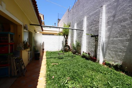 Casa de condomínio à venda com 187m², 3 quartos e 4 vagasQuintal