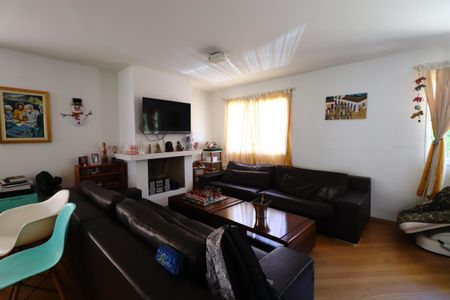 Casa de condomínio à venda com 187m², 3 quartos e 4 vagasSala