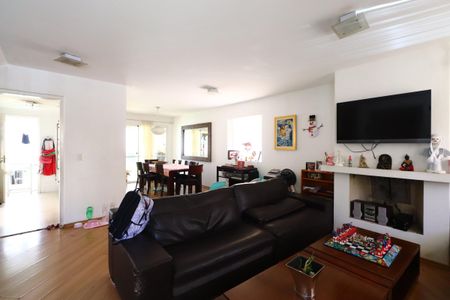 Casa de condomínio à venda com 187m², 3 quartos e 4 vagasSala