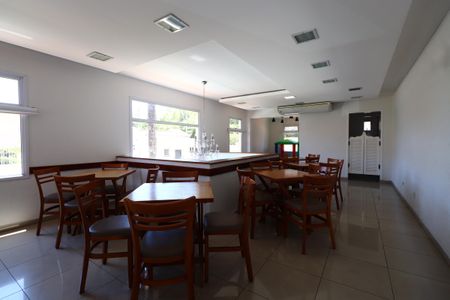 Casa de condomínio à venda com 187m², 3 quartos e 4 vagasÁrea comum - Salão de festas