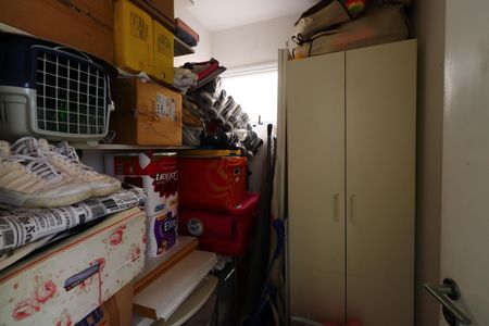 Casa de condomínio à venda com 187m², 3 quartos e 4 vagasDespensa