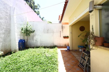 Casa de condomínio à venda com 187m², 3 quartos e 4 vagasQuintal
