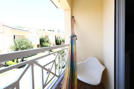 Casa de condomínio à venda com 187m², 3 quartos e 4 vagasSacada