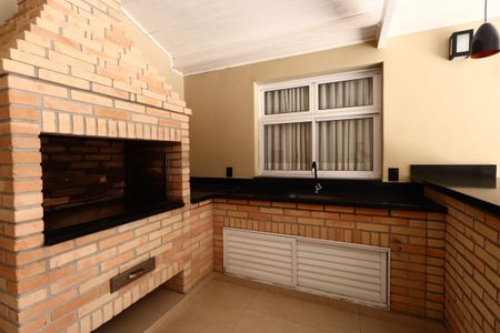 Casa de condomínio à venda com 187m², 3 quartos e 4 vagasÁrea comum - Churrasqueira