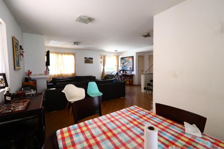 Casa de condomínio à venda com 187m², 3 quartos e 4 vagasSala de Jantar