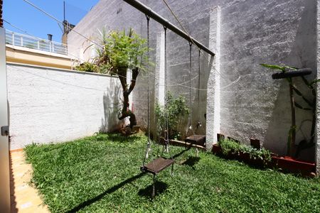 Casa de condomínio à venda com 187m², 3 quartos e 4 vagasQuintal