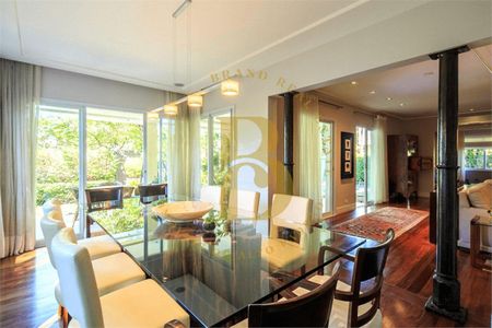 Casa à venda com 4 quartos, 594m² em Jardim Petropolis, São Paulo