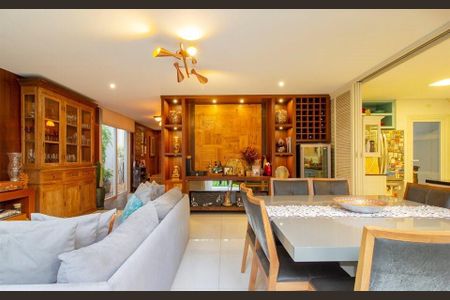 Casa à venda com 4 quartos, 269m² em Jardim Cordeiro, São Paulo