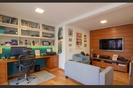Casa à venda com 4 quartos, 269m² em Jardim Cordeiro, São Paulo