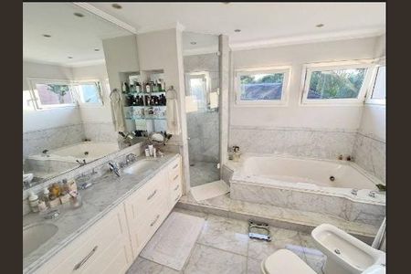 Casa à venda com 900m², 4 quartos e 10 vagas