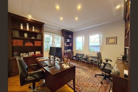 Casa à venda com 4 quartos, 900m² em Jardim dos Estados, São Paulo