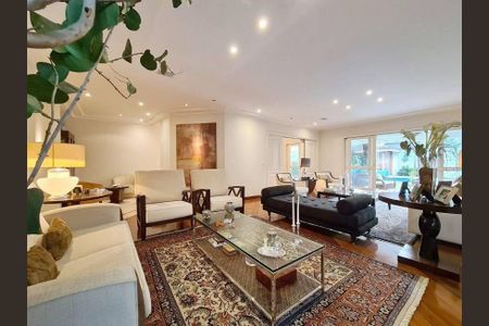 Casa à venda com 4 quartos, 900m² em Jardim dos Estados, São Paulo