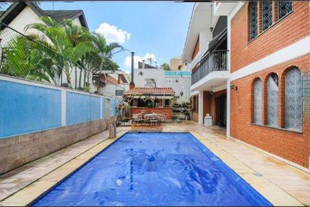Casa à venda com 380m², 6 quartos e 4 vagas