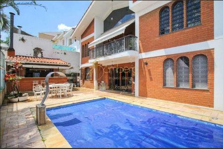 Casa à venda com 380m², 6 quartos e 4 vagas