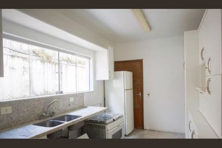 Casa à venda com 3 quartos, 440m² em Jardim dos Estados, São Paulo