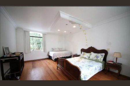 Casa à venda com 4 quartos, 365m² em Jardim dos Estados, São Paulo